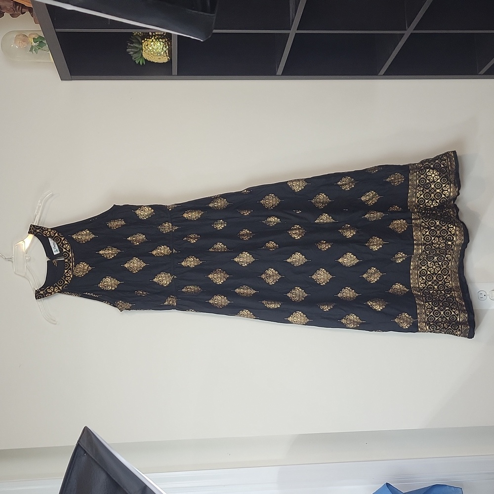 LAPOGEE Black Gold Rayon Halter Keyhole Back Elastic  Waist Maxi Dress